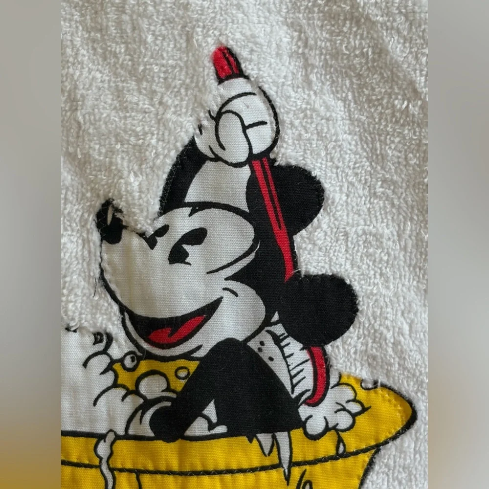 Vintage Walt Disney USA Mickey Mouse Bathtub Time Hand Towel Bathroom Decor
